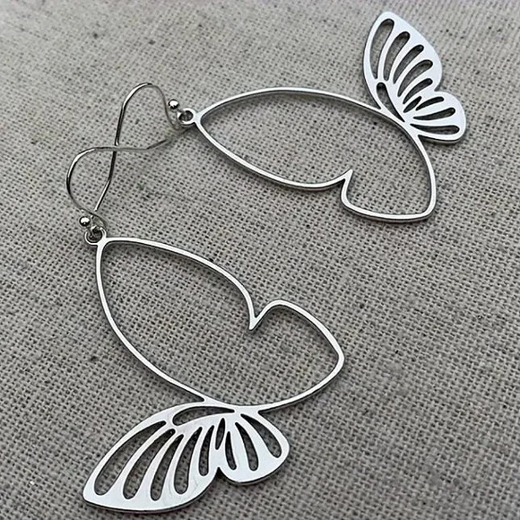 Butterfly Earrings 🦋 - Picture 2 of 4